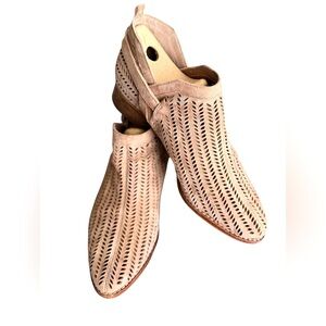 Vince Camuto Beige Perforated Booties Size 8.5